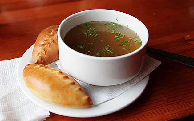 бульон с пирожками